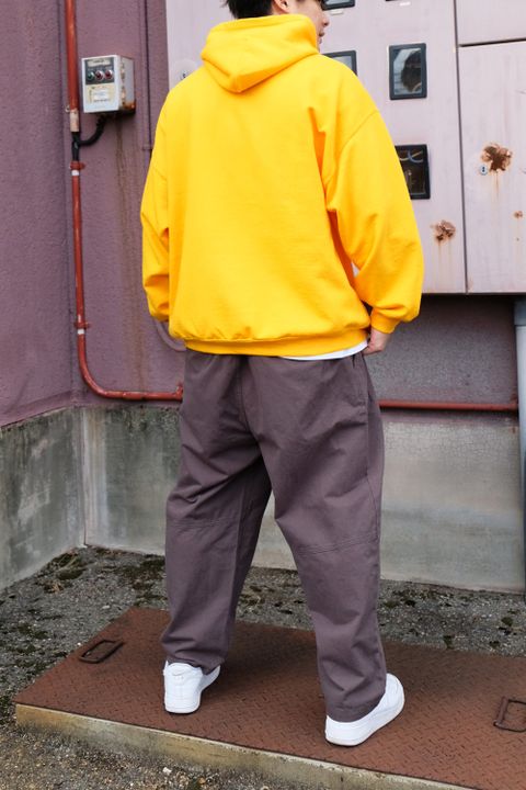 秋冬コーデに実はお勧め!?パキッとした派手色の使い方