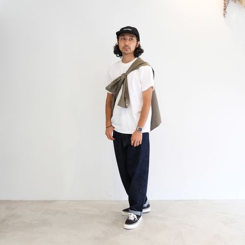初秋のワイドデニムスタイル