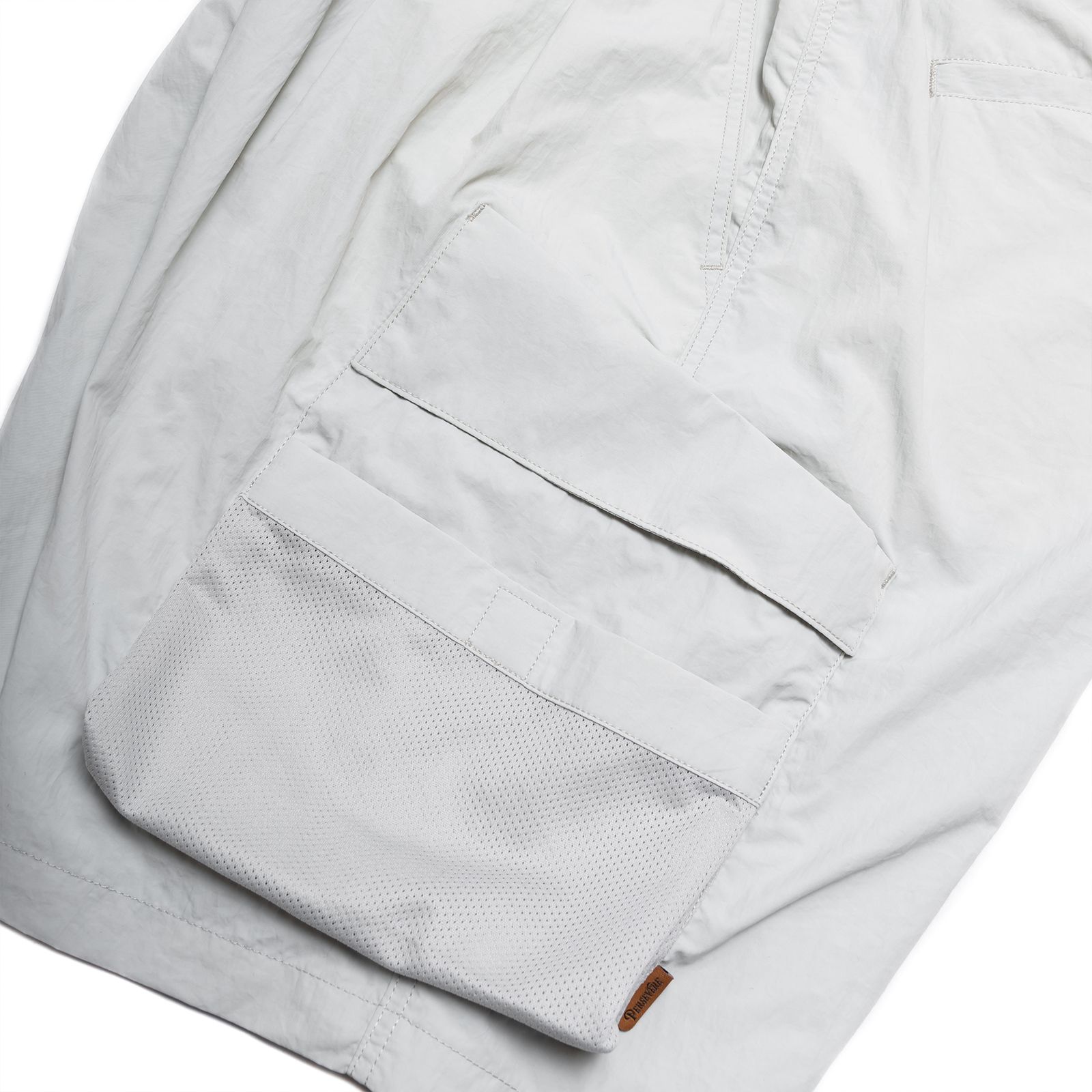 【ラスト1点 M 】water-repellent nylon cargo shorts / オフホワイト