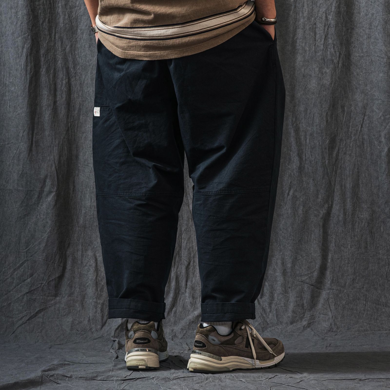 【ラスト1点 M 】elasticated waist pleated tapered pants / ネイビー