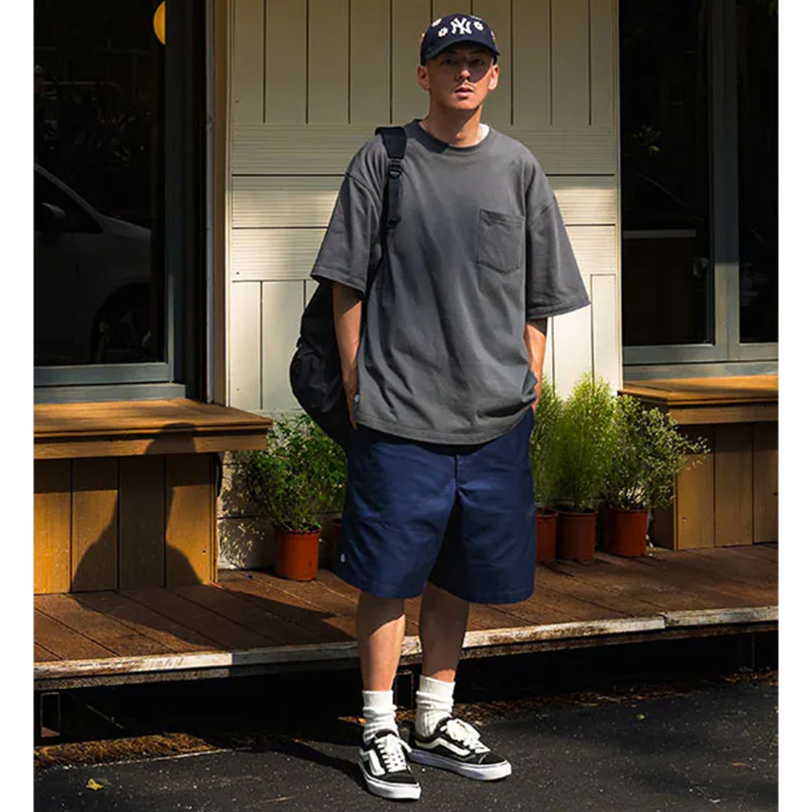 WIDE CHINO SHORTS / ネイビー