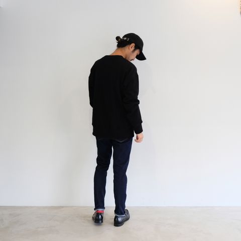 現代らしさを取り入れつつも綺麗さも意識したカジュアルコーデ