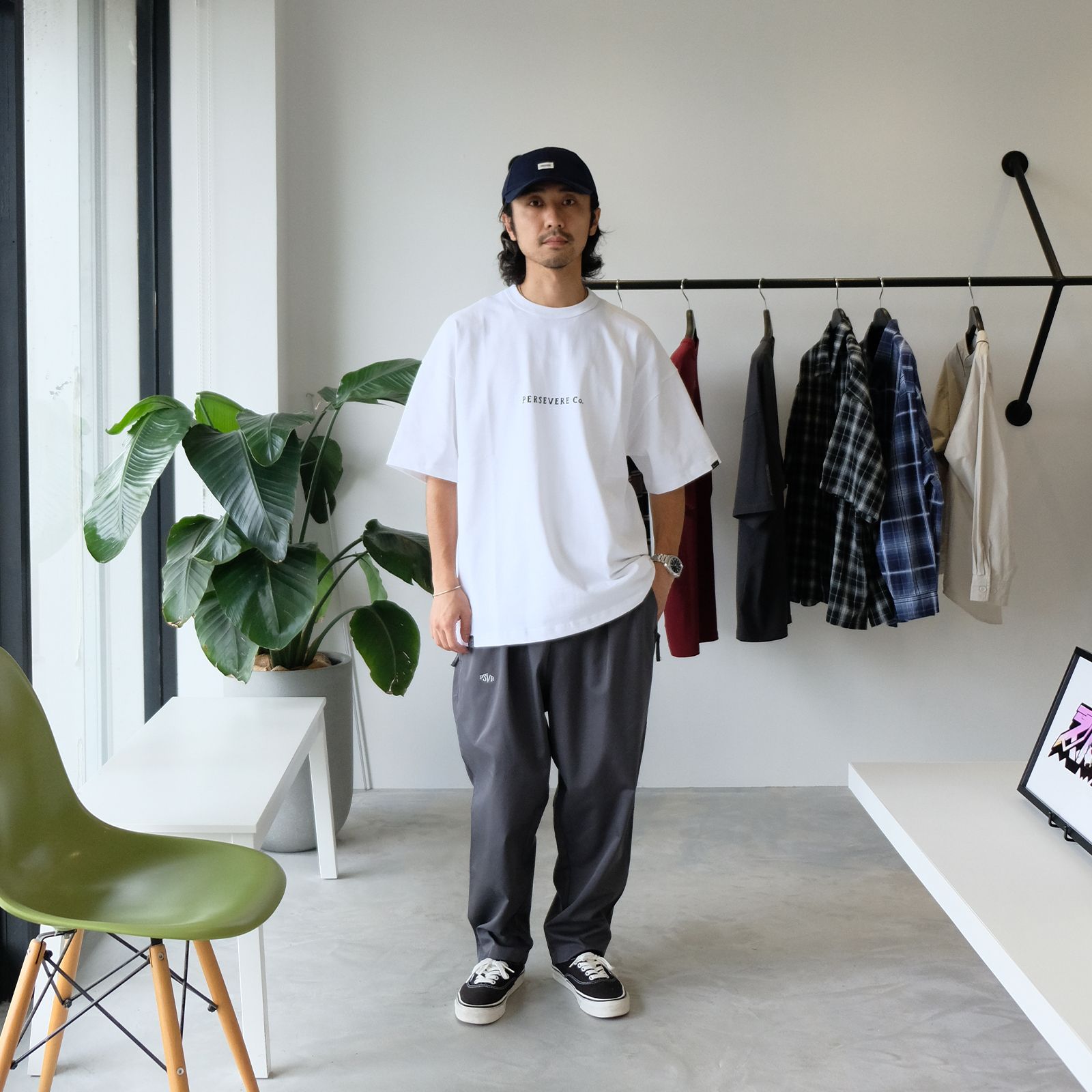 たまに着るバックグラフィックTは新鮮で良いものだ