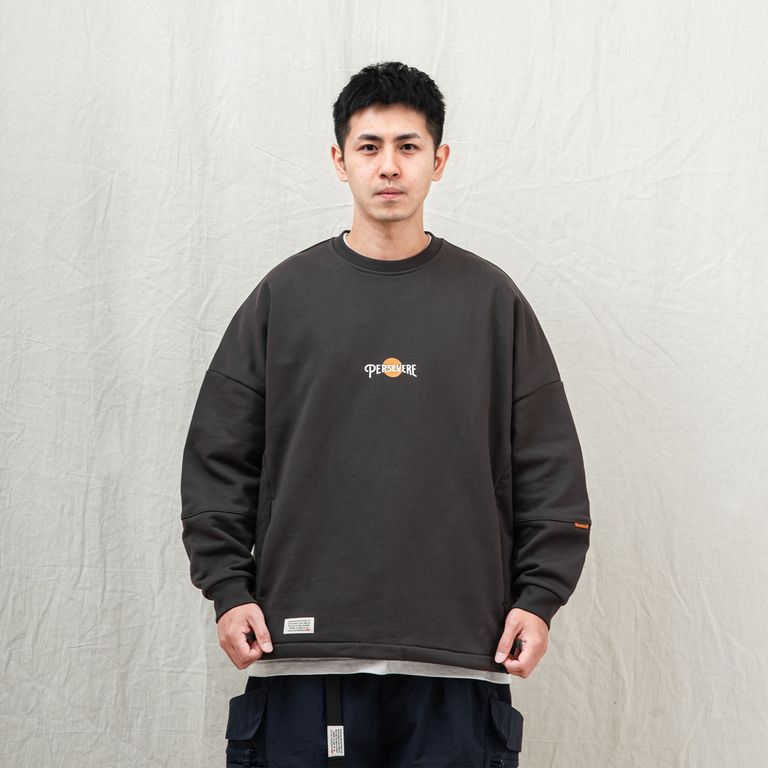 171cm 60kg : 着用サイズ M