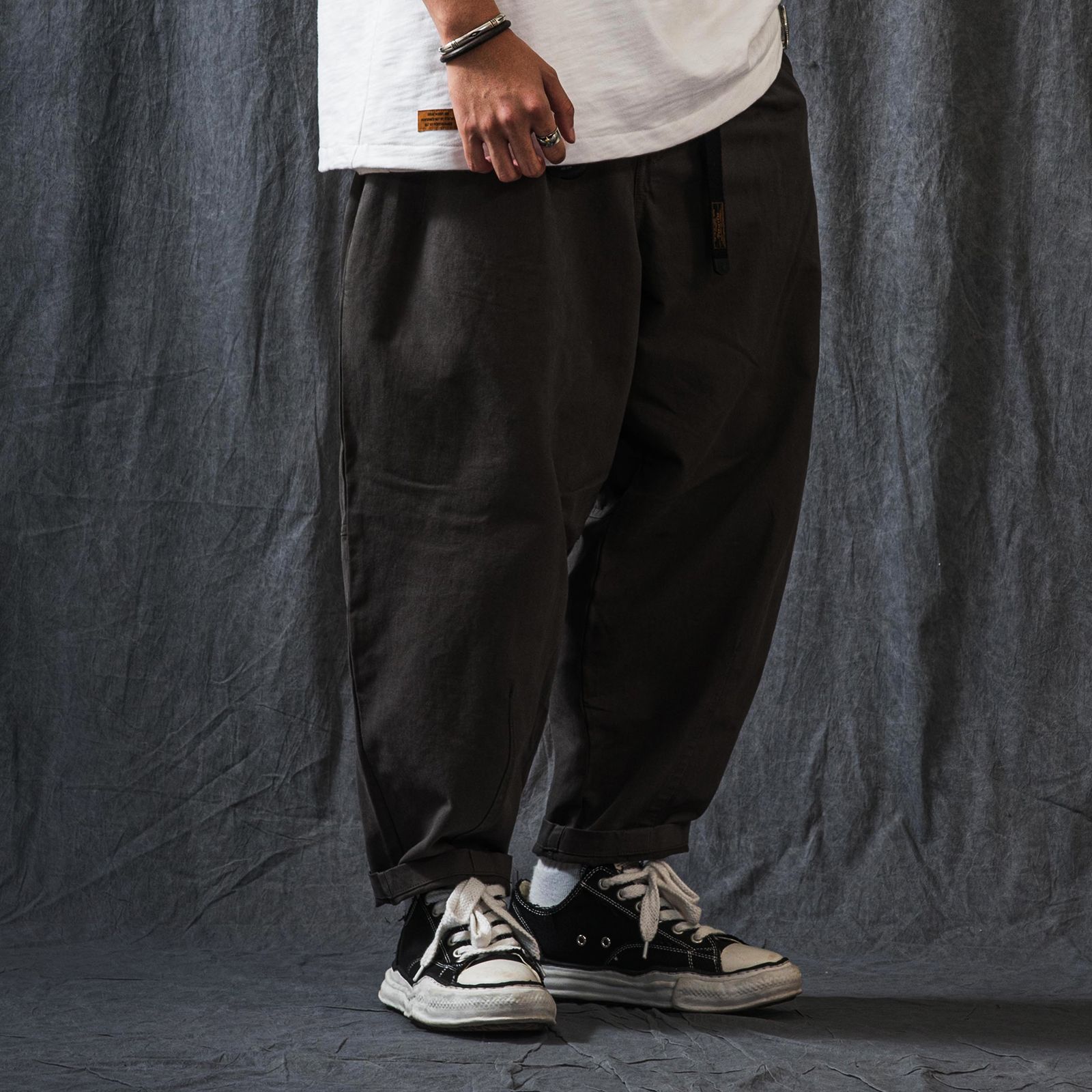 【ラスト1点 M】elasticated waist pleated tapered pants / グレー