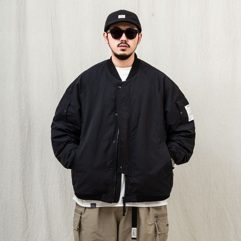 180cm 80kg : 着用サイズ XL