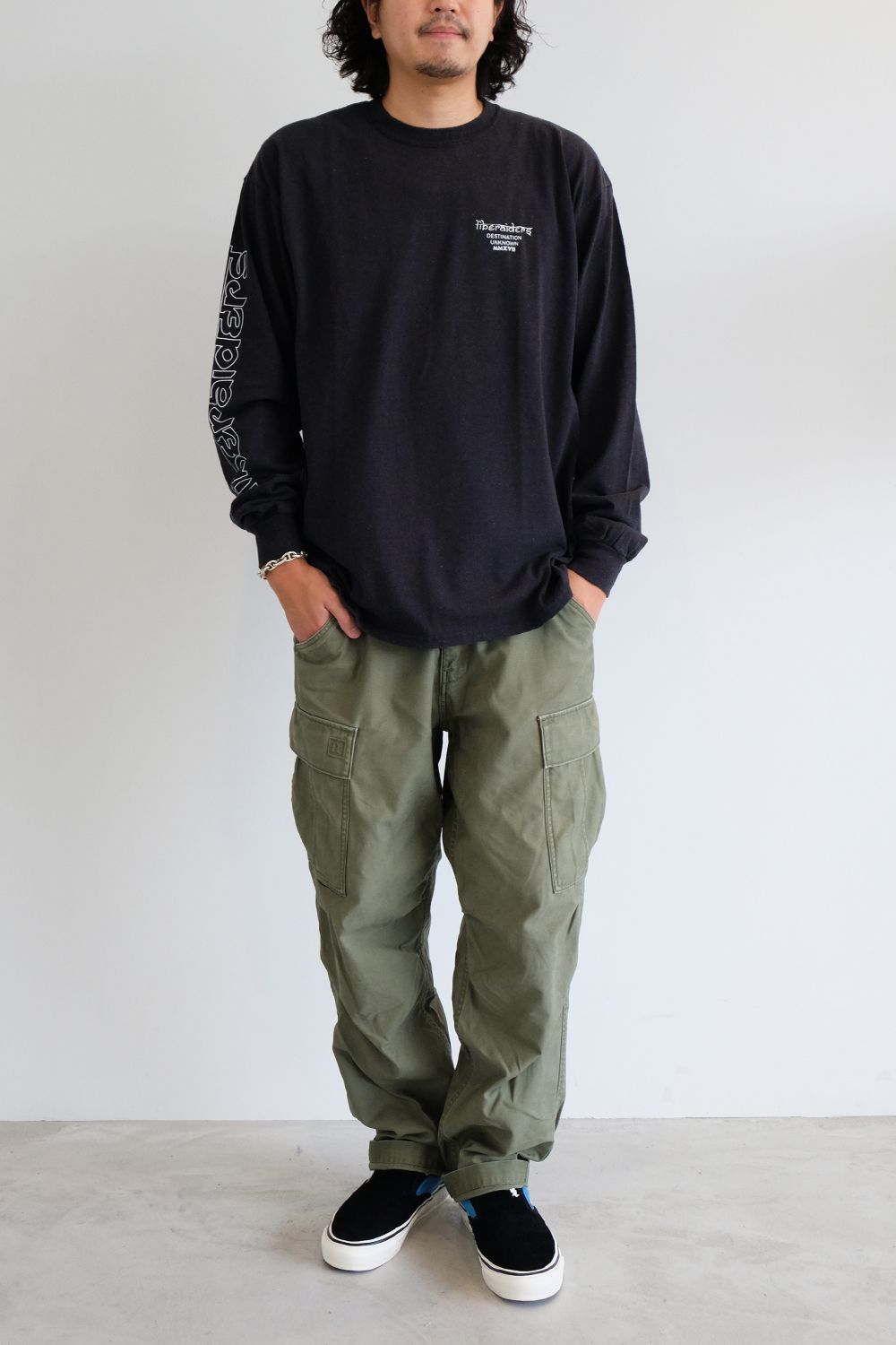 超歓迎された リベレイダースの新作ロンTEEをメインに使用したカーゴパンツ パンツ