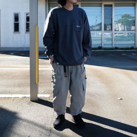 【Persevere】トップスの色味を活かすカーゴパンツスタイル