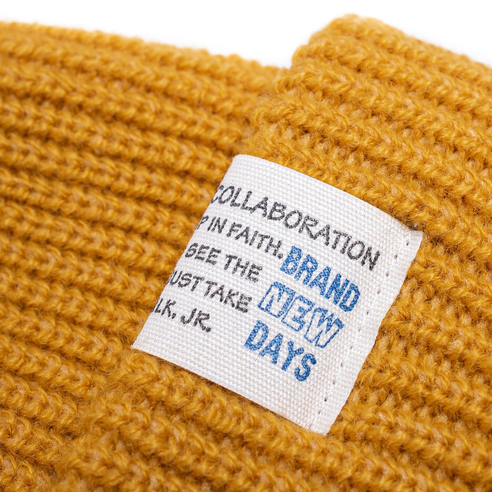 style 04 beanie / マスタード