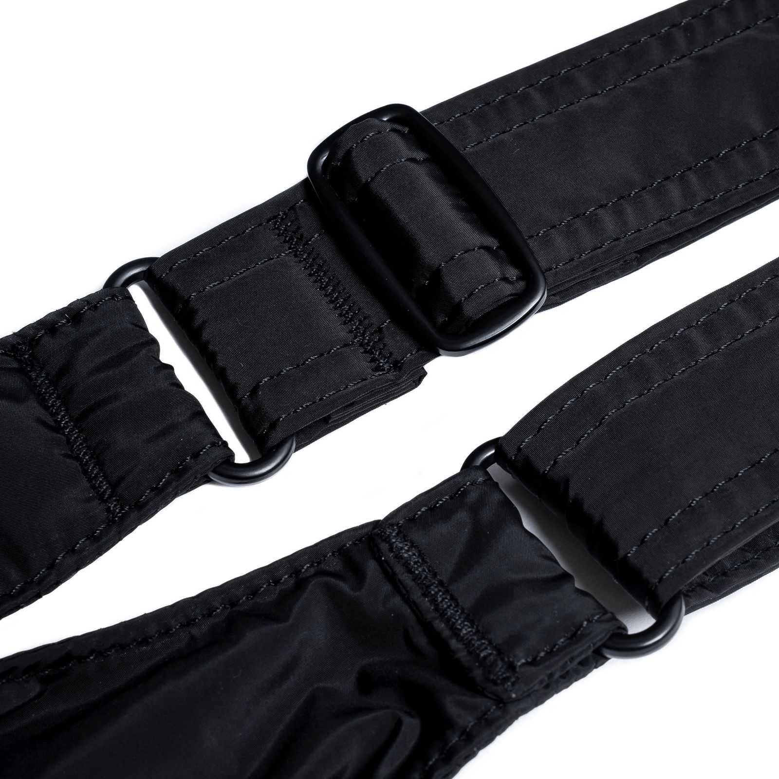 【ラスト1点】water-repellent padded crossbody bag / ブラック