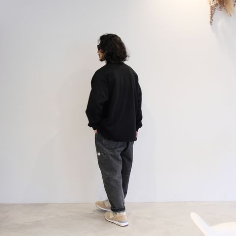 ブラックでグラデーションを効かせたストリートカジュアルコーデ