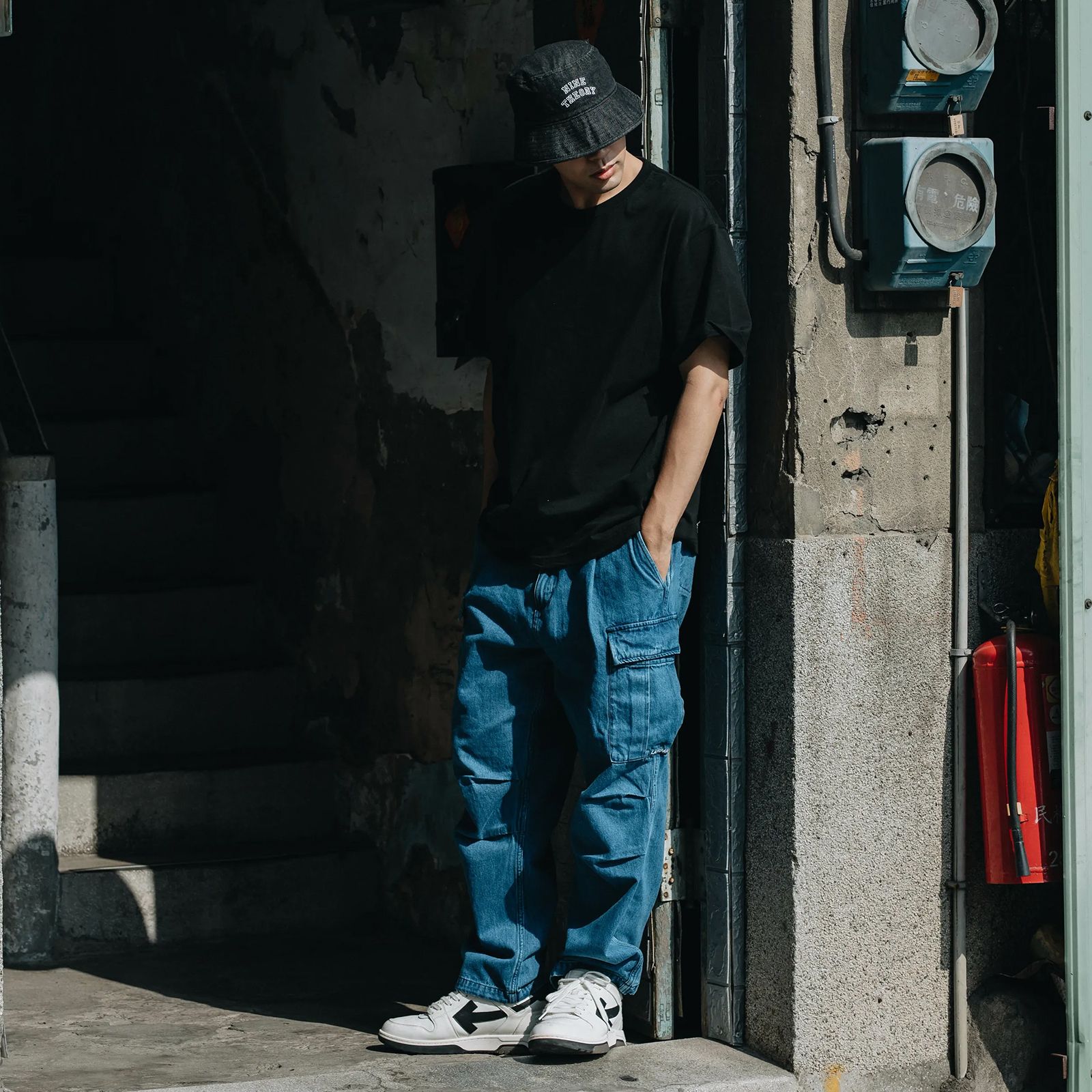 【ラスト1点 L 】urban indigo denim cargo / インディゴブリーチ