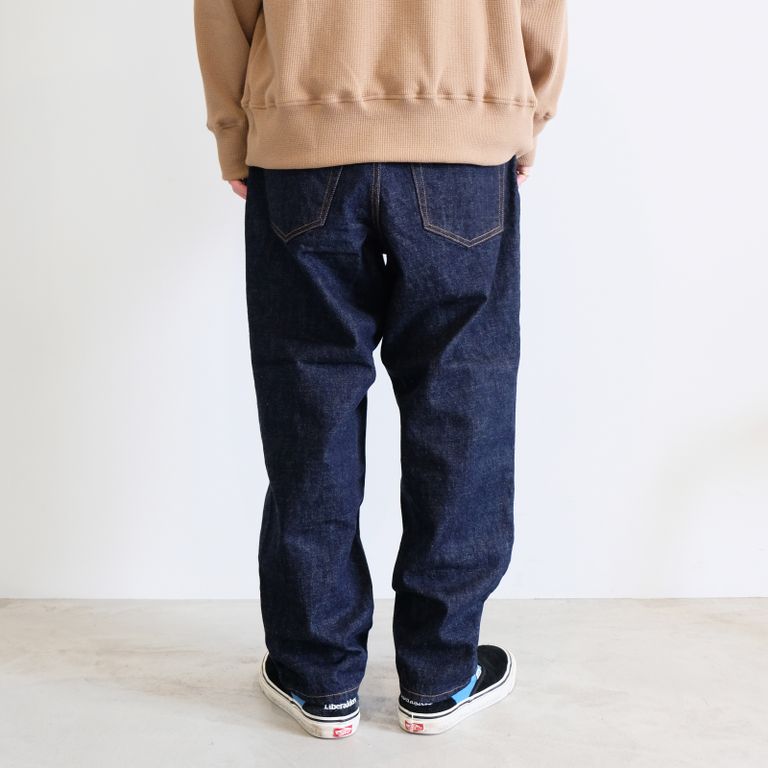 179cm 70kg : 着用サイズ 32