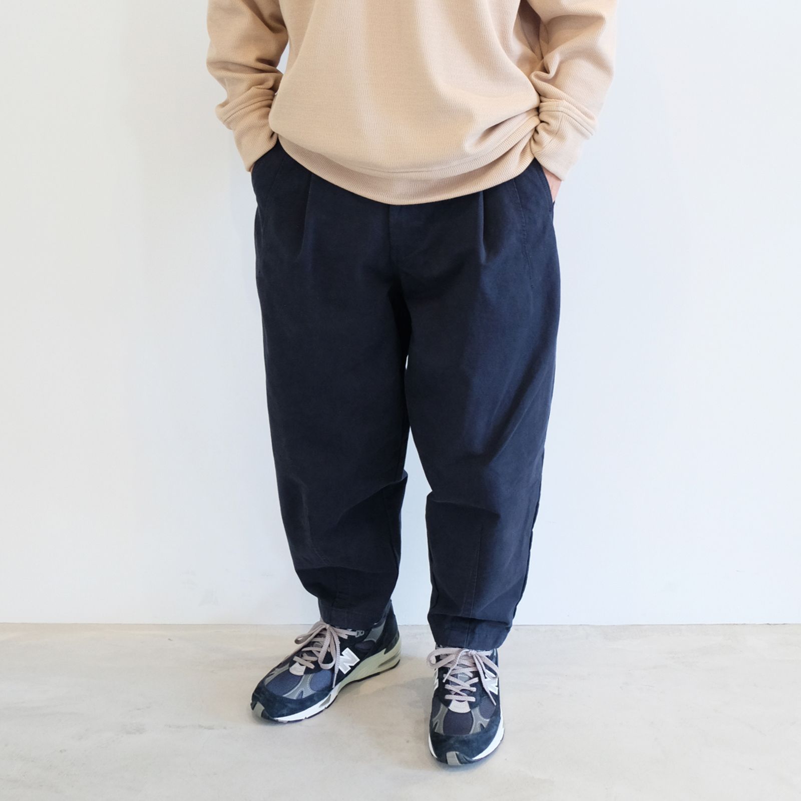 【ラスト1点 M 】elasticated waist pleated tapered pants / ネイビー