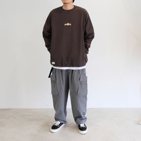 秋のオールグレーコーデ