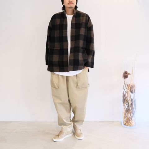 秋らしさも持ち合わせたワークスタイルをどこか品良く