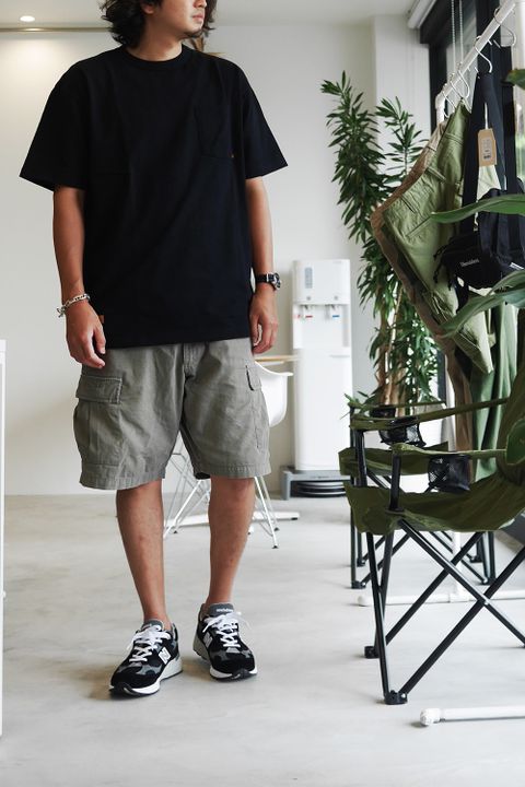 気取らずお洒落を感じさせる大人の休日コーデ