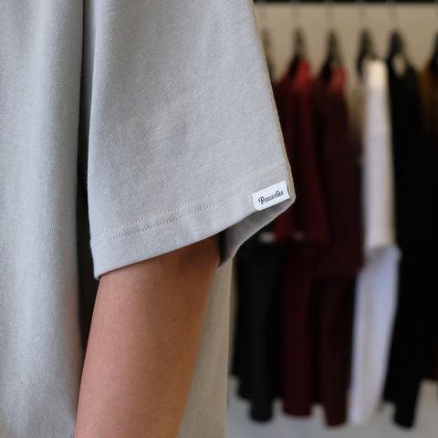 Persevere 2022夏コーデ。Tシャツのセメントグレーカラーが夏にも映える良い色味