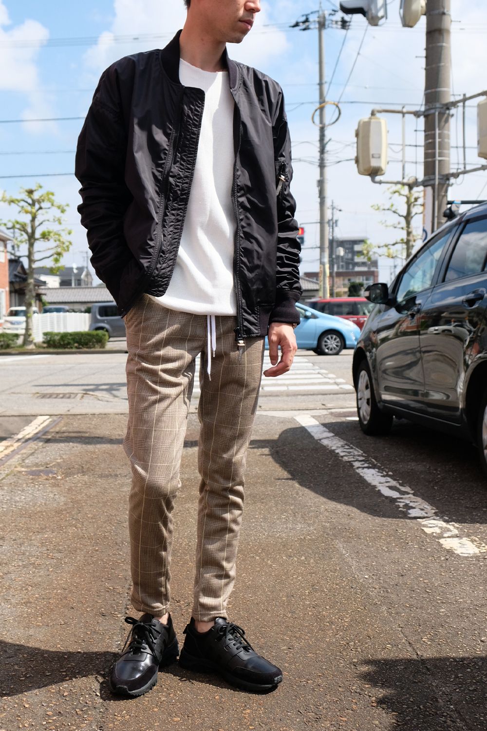 MA-1を今っぽく、そして上品に着こなす