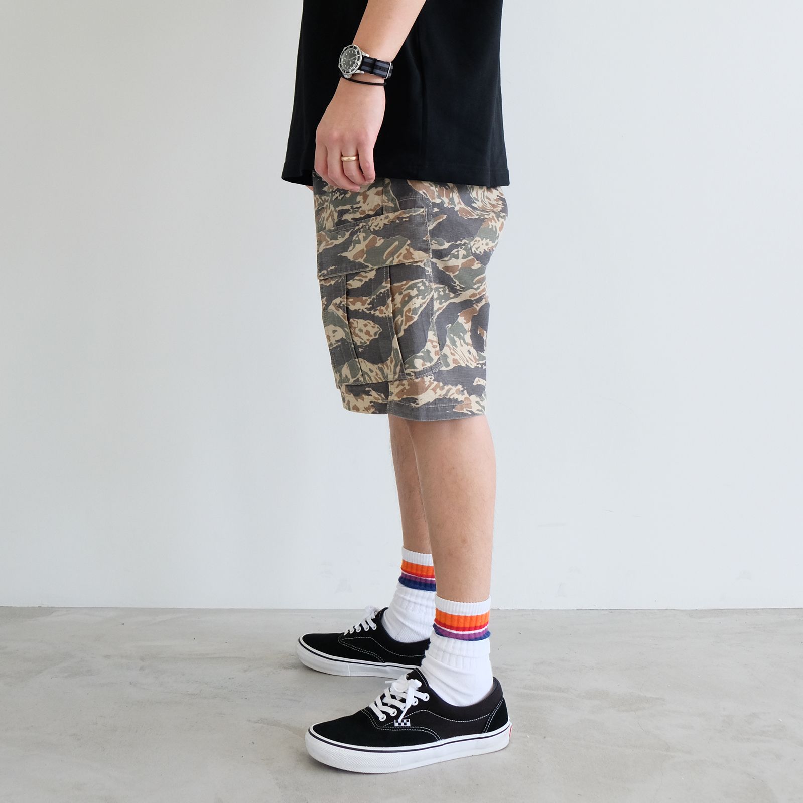 【ラスト1点 32(M)】6 pocket army shorts / タイガーカモ