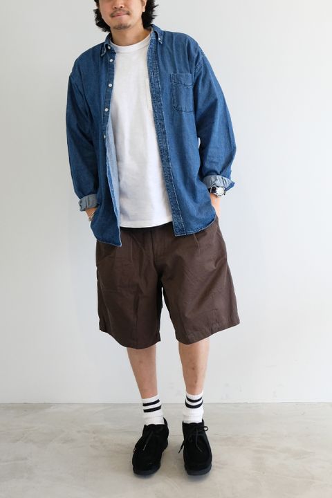 春のハーフパンツスタイルはシャツ合わせがお勧め