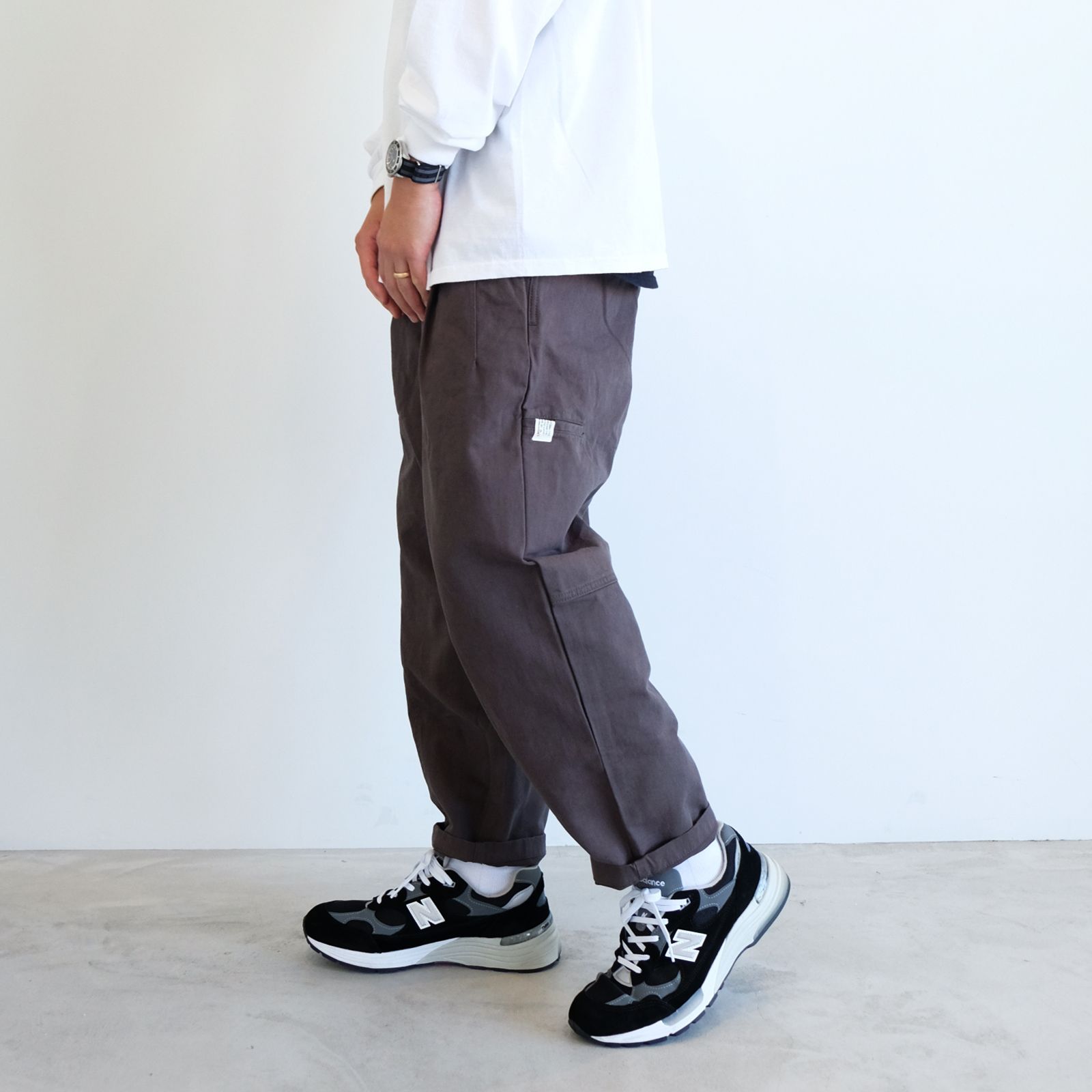 【ラスト1点 M】elasticated waist pleated tapered pants / グレー