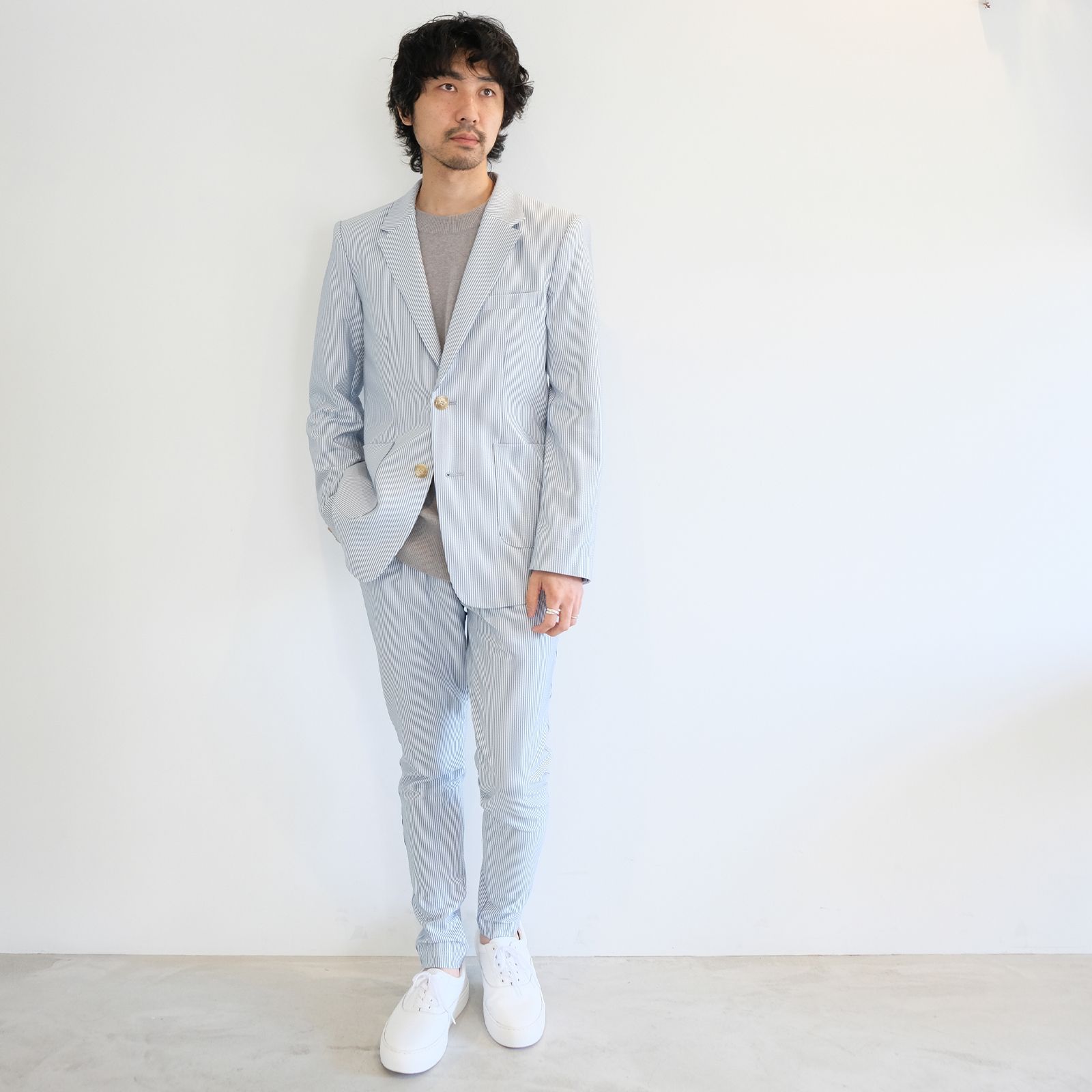 清涼感を感じさせ夏のオトナなセットアップスタイル