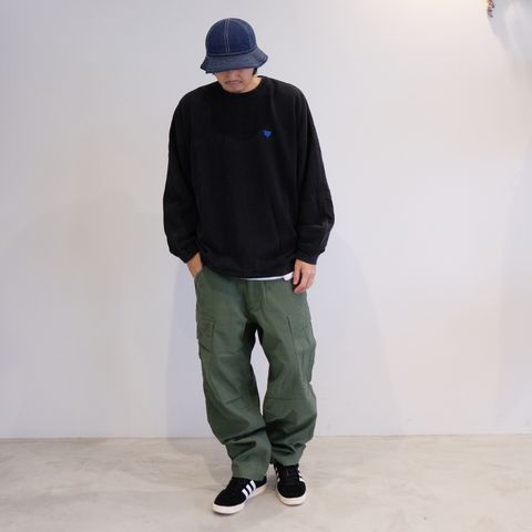 シンプルだけどリベレイダースらしさをしっかりと表現したトレーナースタイル