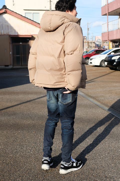 ダウンとデニムで簡単にお洒落を楽しめるスタイル