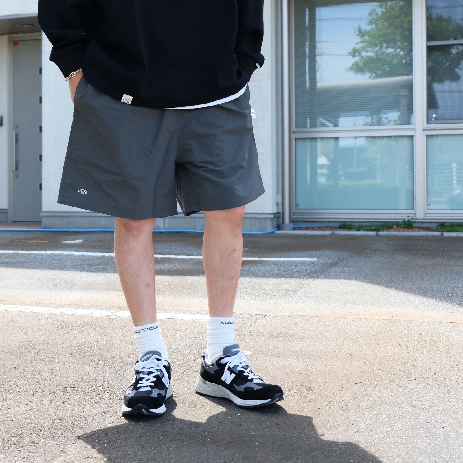 ロンTEEとハーフパンツという絶対的な着こなしを楽しめるのが今の時期