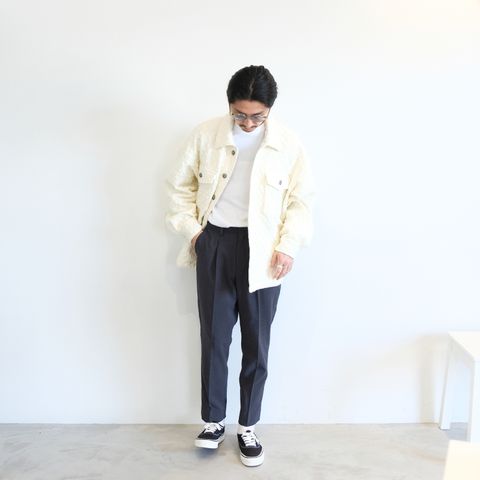 スエットCPOジャケットをキッチリ過ぎずオトナな雰囲気で