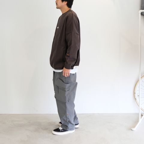 秋のオールグレーコーデ