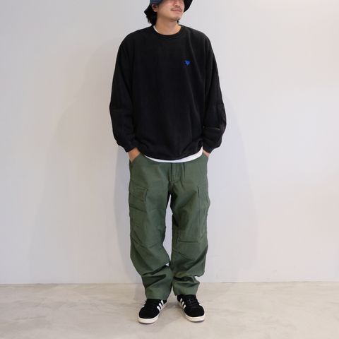 シンプルだけどリベレイダースらしさをしっかりと表現したトレーナースタイル