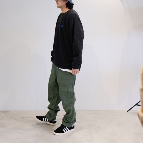 シンプルだけどリベレイダースらしさをしっかりと表現したトレーナースタイル