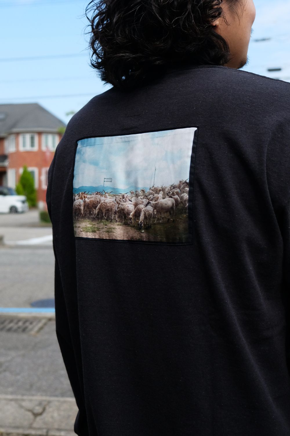 リベレイダースの新作ロンTEEをメインに使用したカーゴパンツスタイル