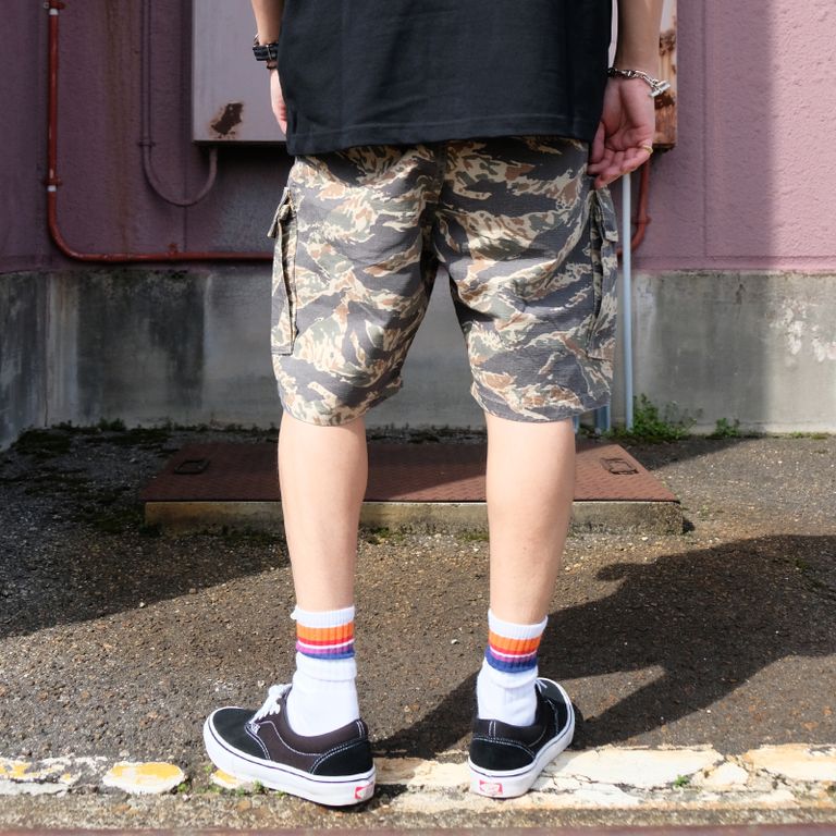 179cm 70kg : 着用サイズ 32(M)