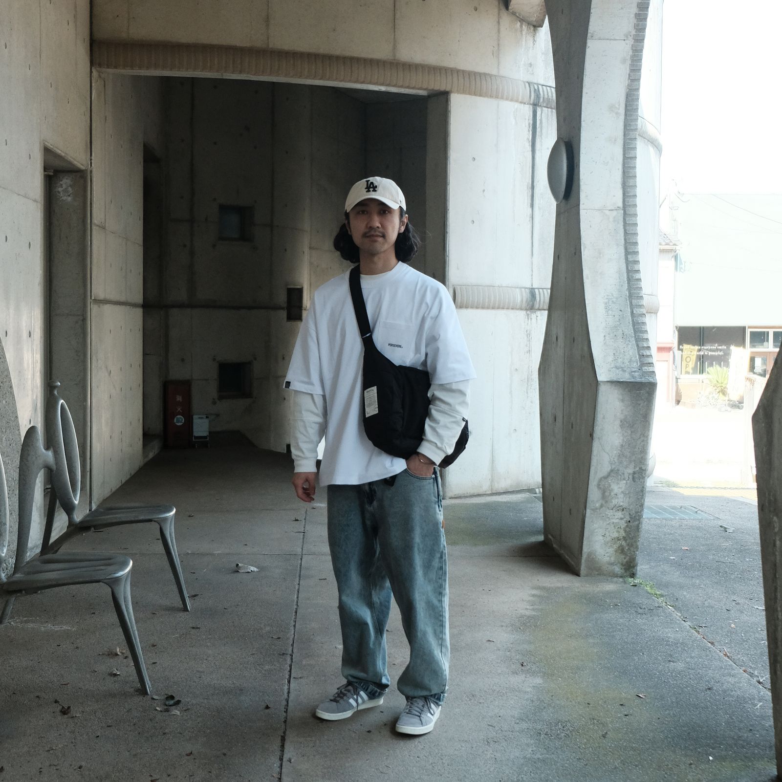 春はTシャツ重ね着がしたくなる季節