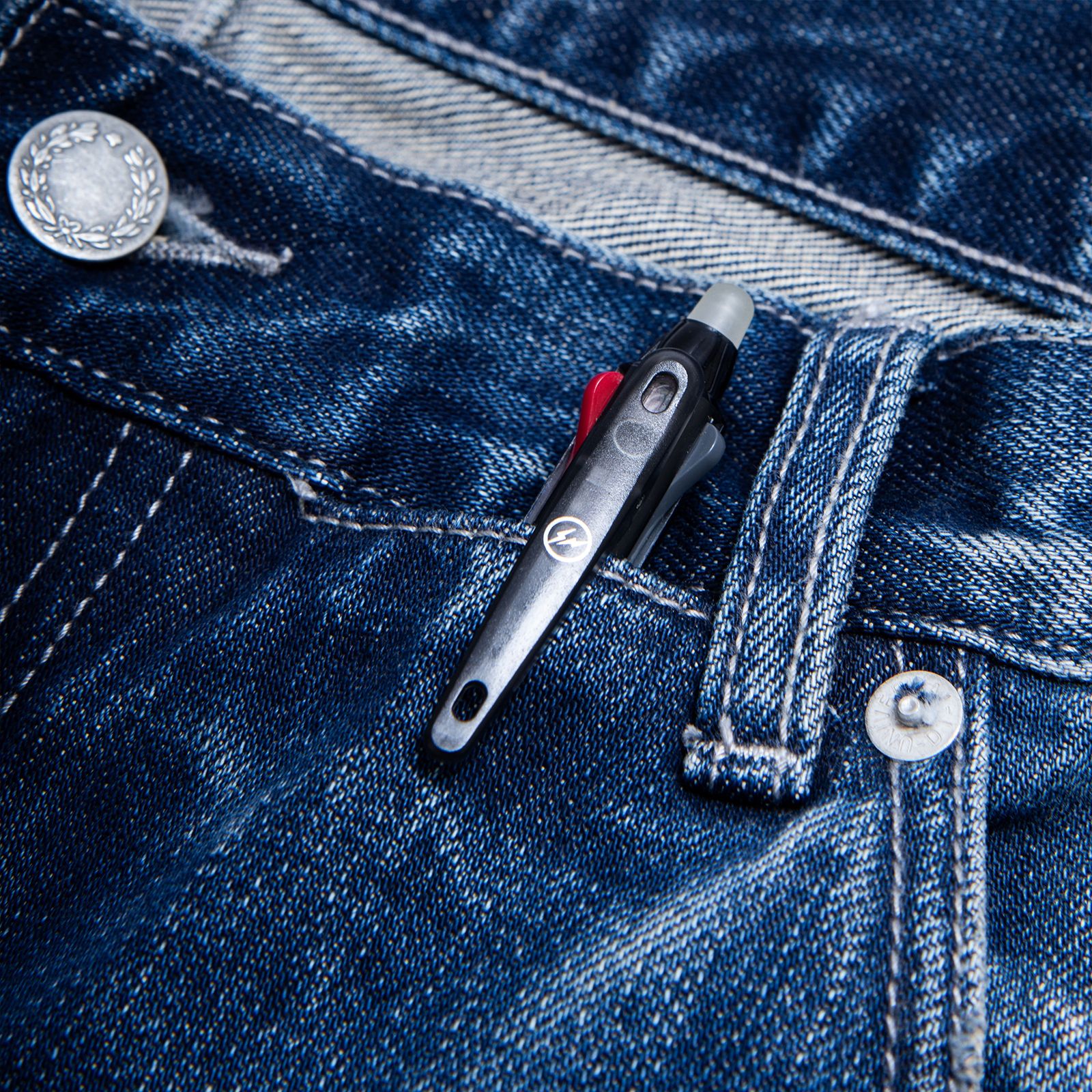 【ラスト1点 L】distressed selvedge denim jeans / ウォッシュドブルー