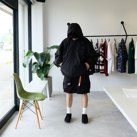 初秋をイメージした真っ黒コーデ