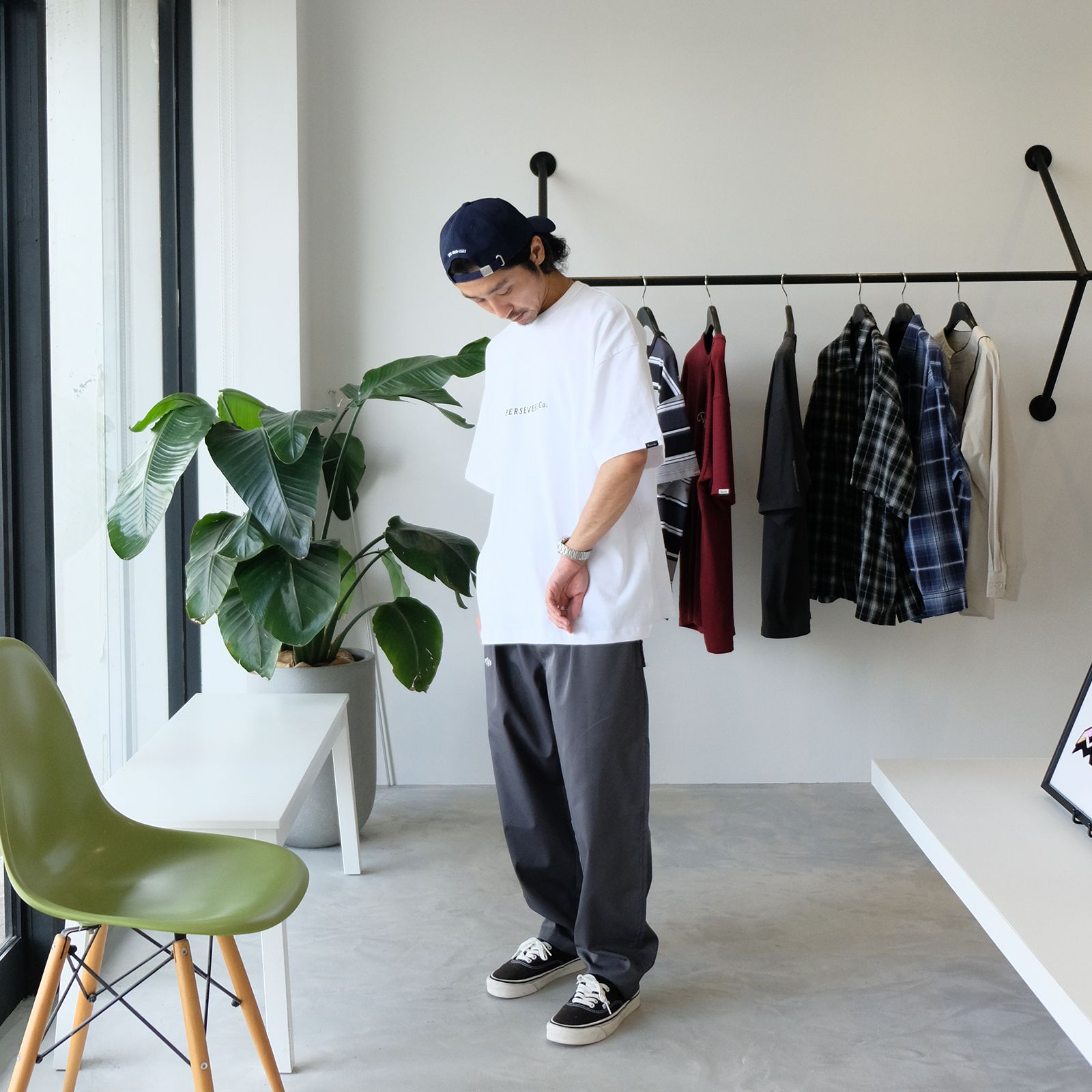 たまに着るバックグラフィックTは新鮮で良いものだ