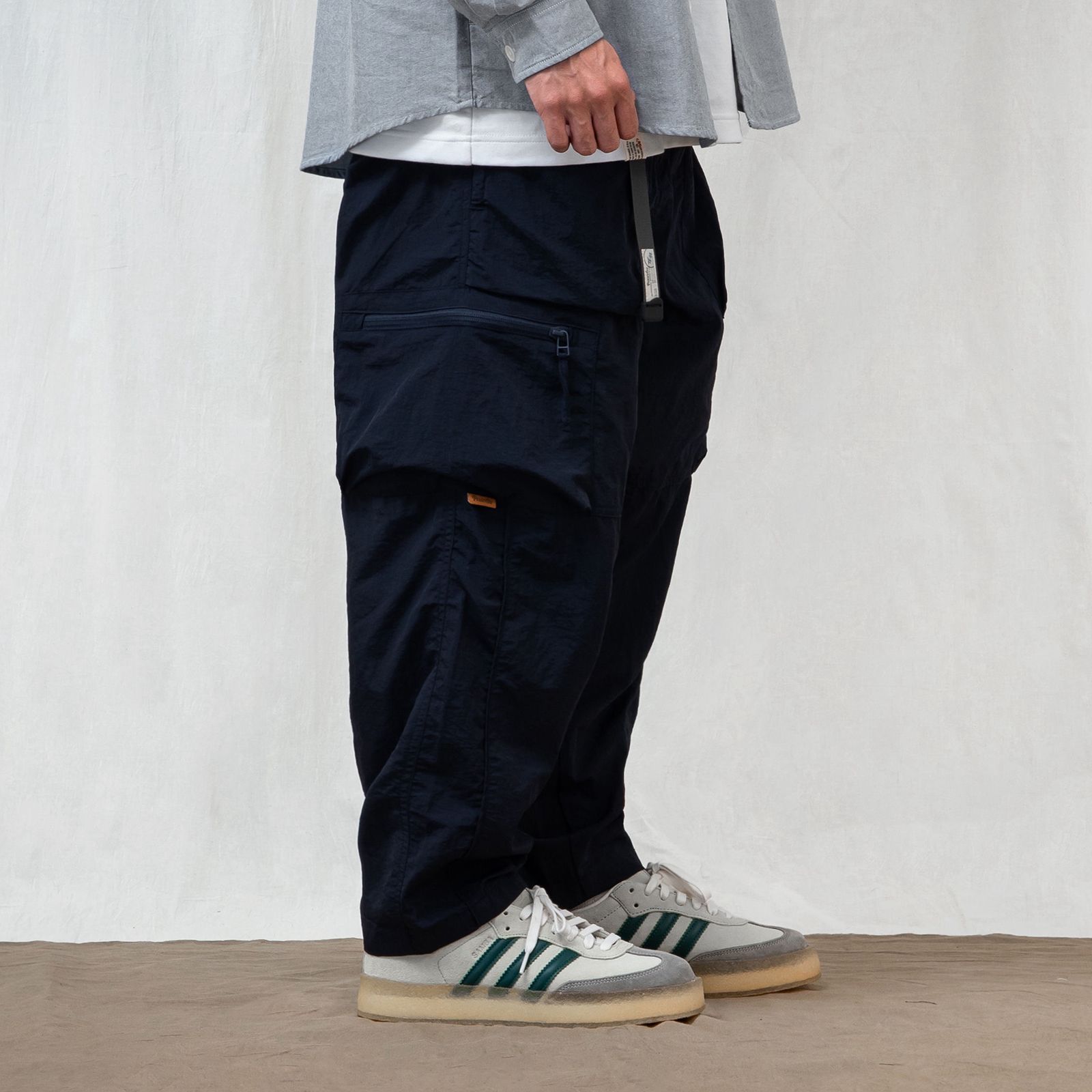 【ラスト1点 XL】multi pocklet tapered pants / ブラックブルー