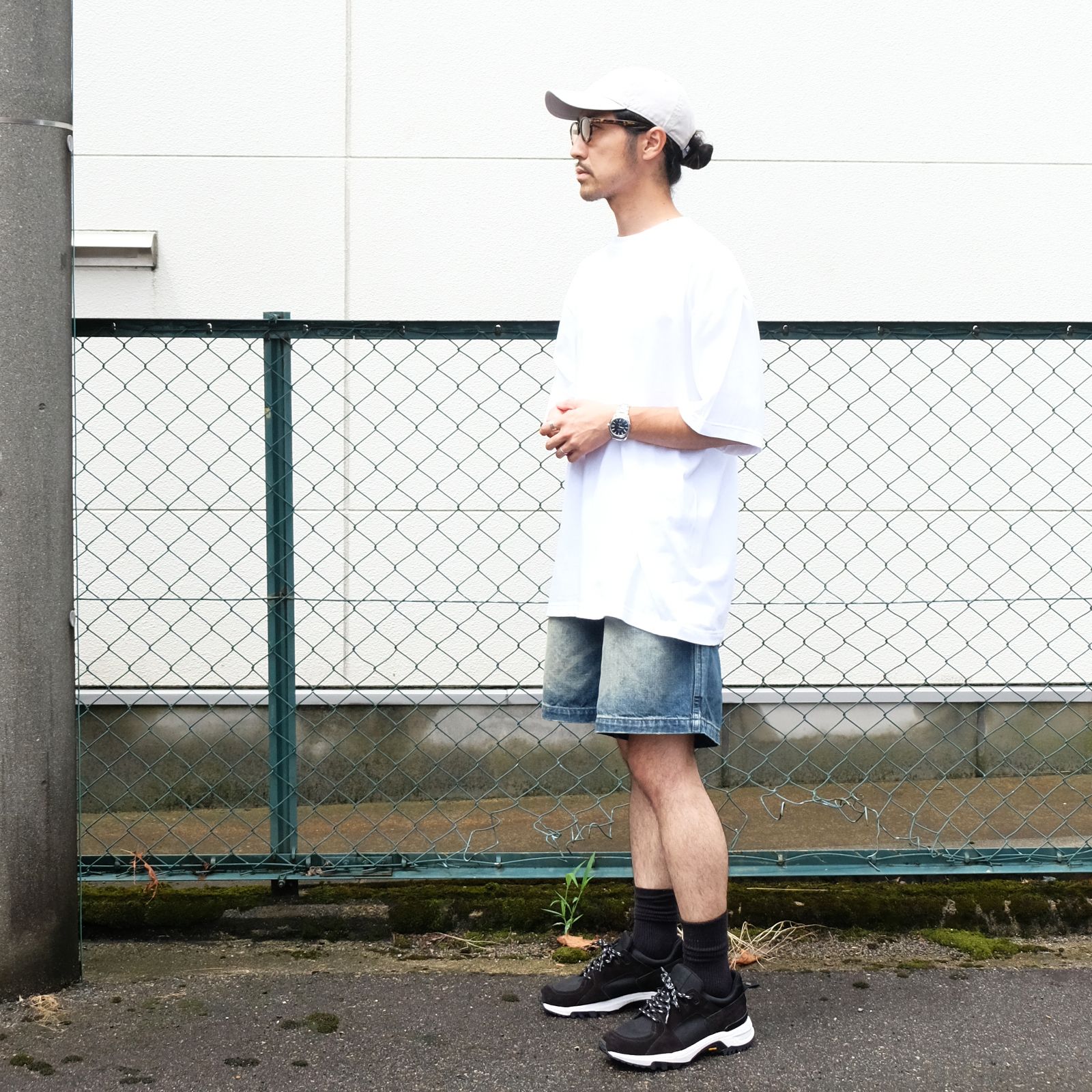 大人に勧めたいデニムショーツの着こなし