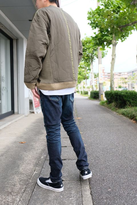 デニムをアウトドアテイストに着こなす