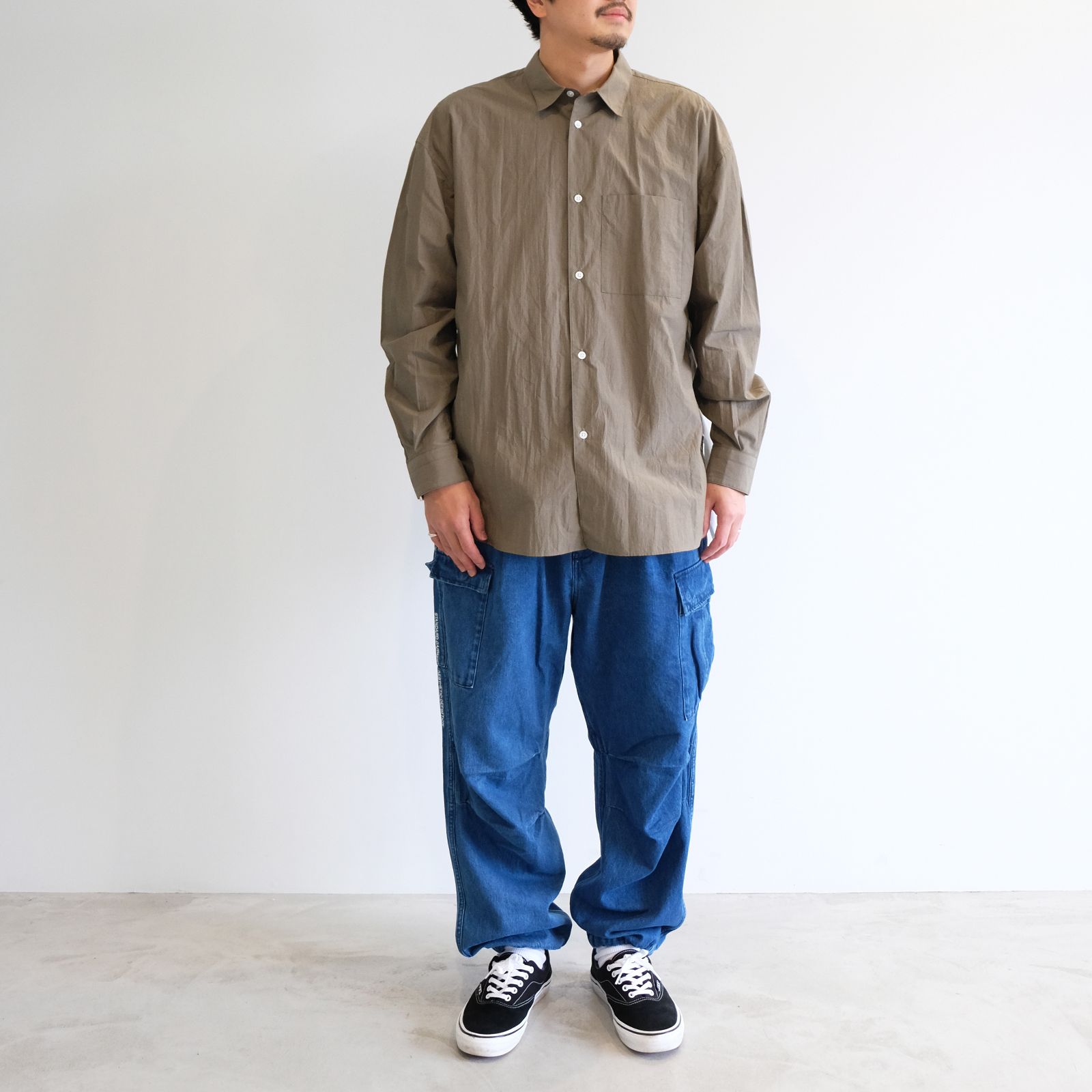 シャツが丁度良い今の時期にピッタリなスタイル