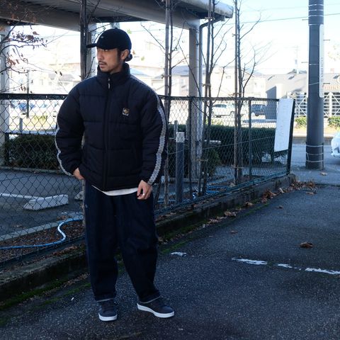 ワイドめなシルエットでまとめたパフジャケットスタイル