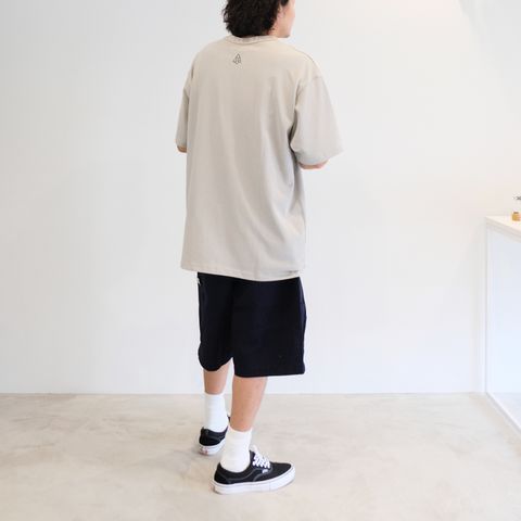 Persevere 2022夏コーデ。Tシャツのセメントグレーカラーが夏にも映える良い色味