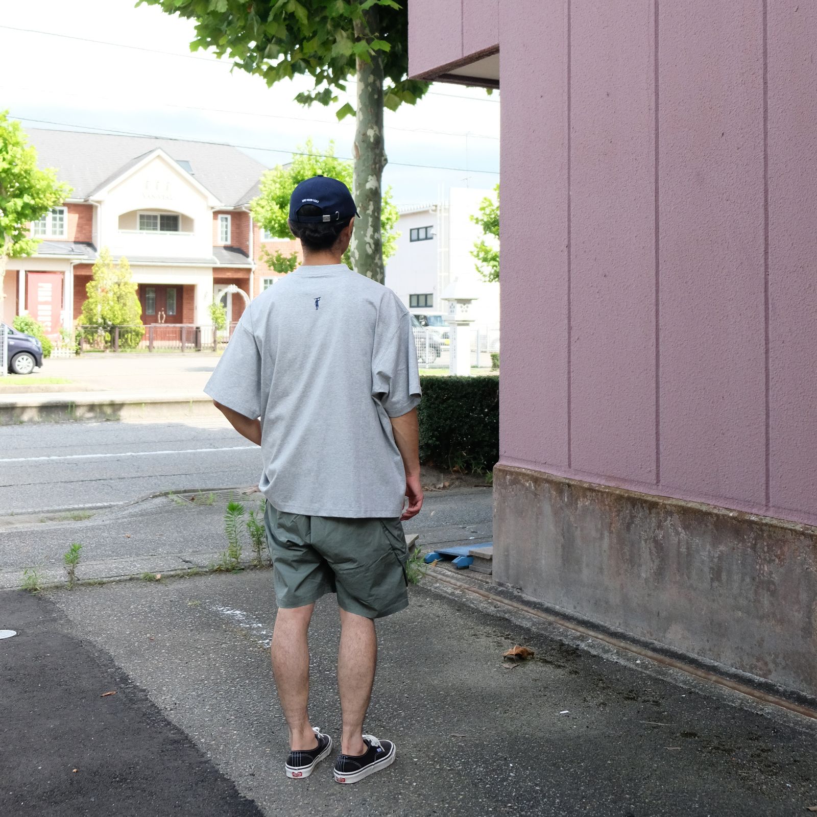 ジメジメした時期には機能素材を使用したTシャツで不快感を軽減