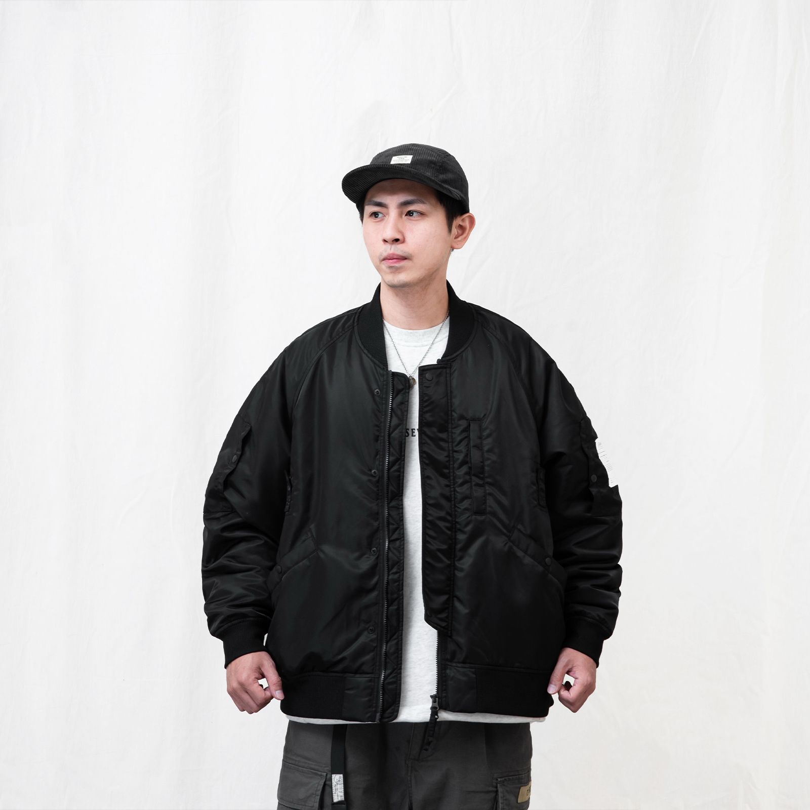【ラスト1点 L 】water-repellent padded ma-1 jacket/ ブラック
