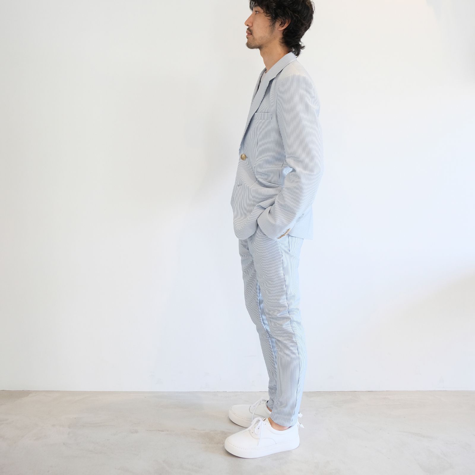 清涼感を感じさせ夏のオトナなセットアップスタイル