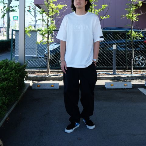 クールに品良く不良っぽさをエッセンスに加えた大人の夏コーデ